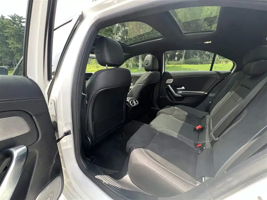 Mercedes-Benz A-Class 2020 A 200 L Sport Sedan фото 11