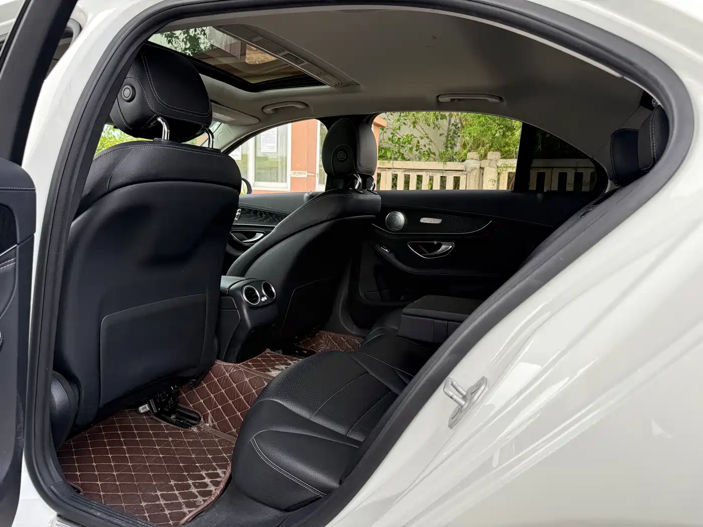 Mercedes-Benz C-Class 2015 Facelift C 180 L Sport фото 8