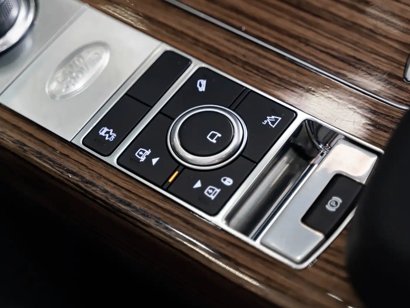 Land Rover Range Rover 2018 3.0 SC V6 Golden Age Edition фото 16
