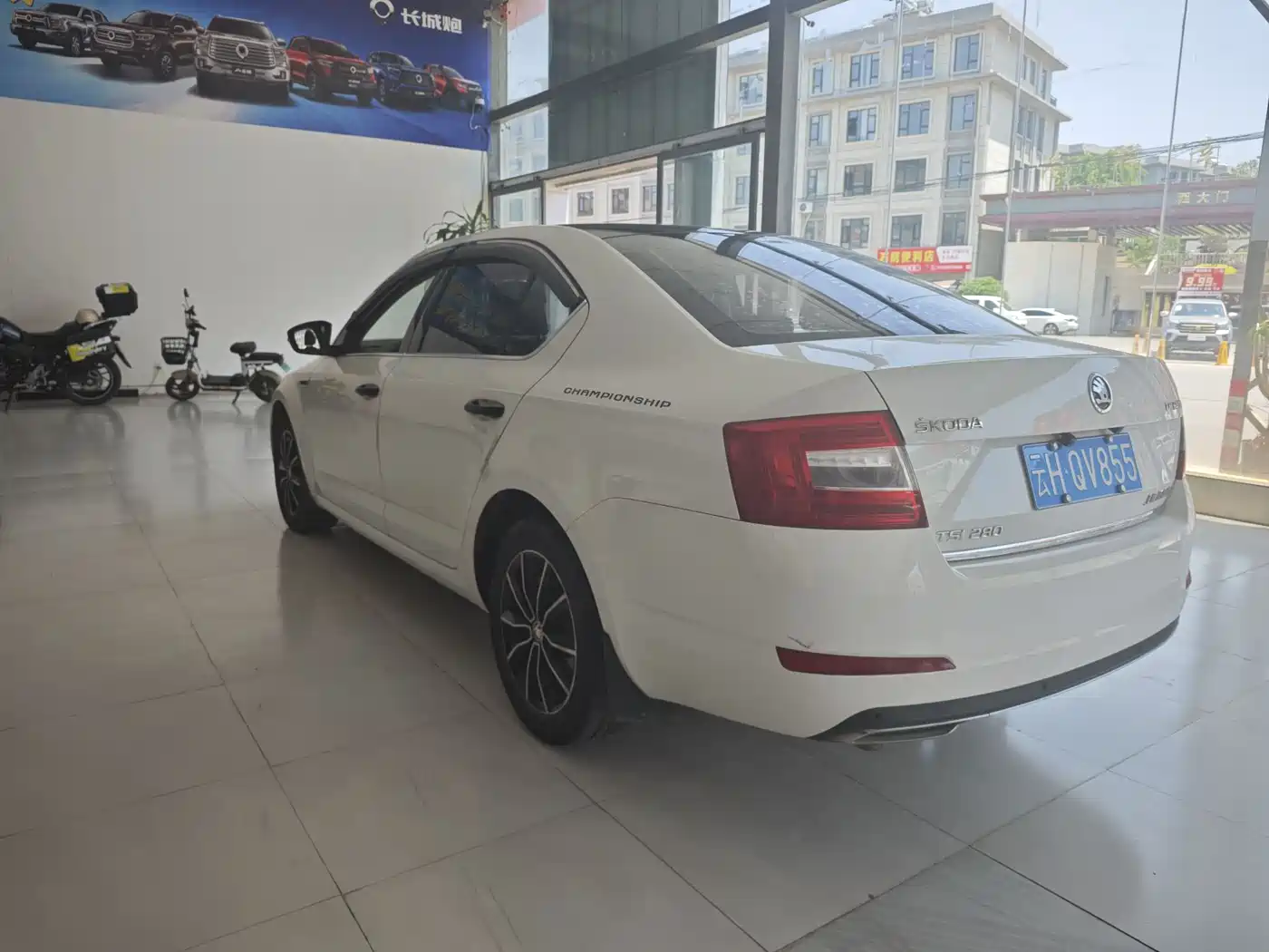 Škoda Octavia 2017 TSI280 DSG ZhiXing фото 3