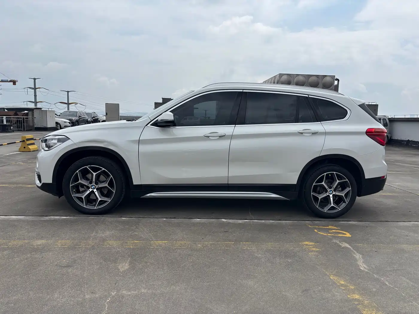 BMW X1 2018 sDrive18Li Premium Model фото 8