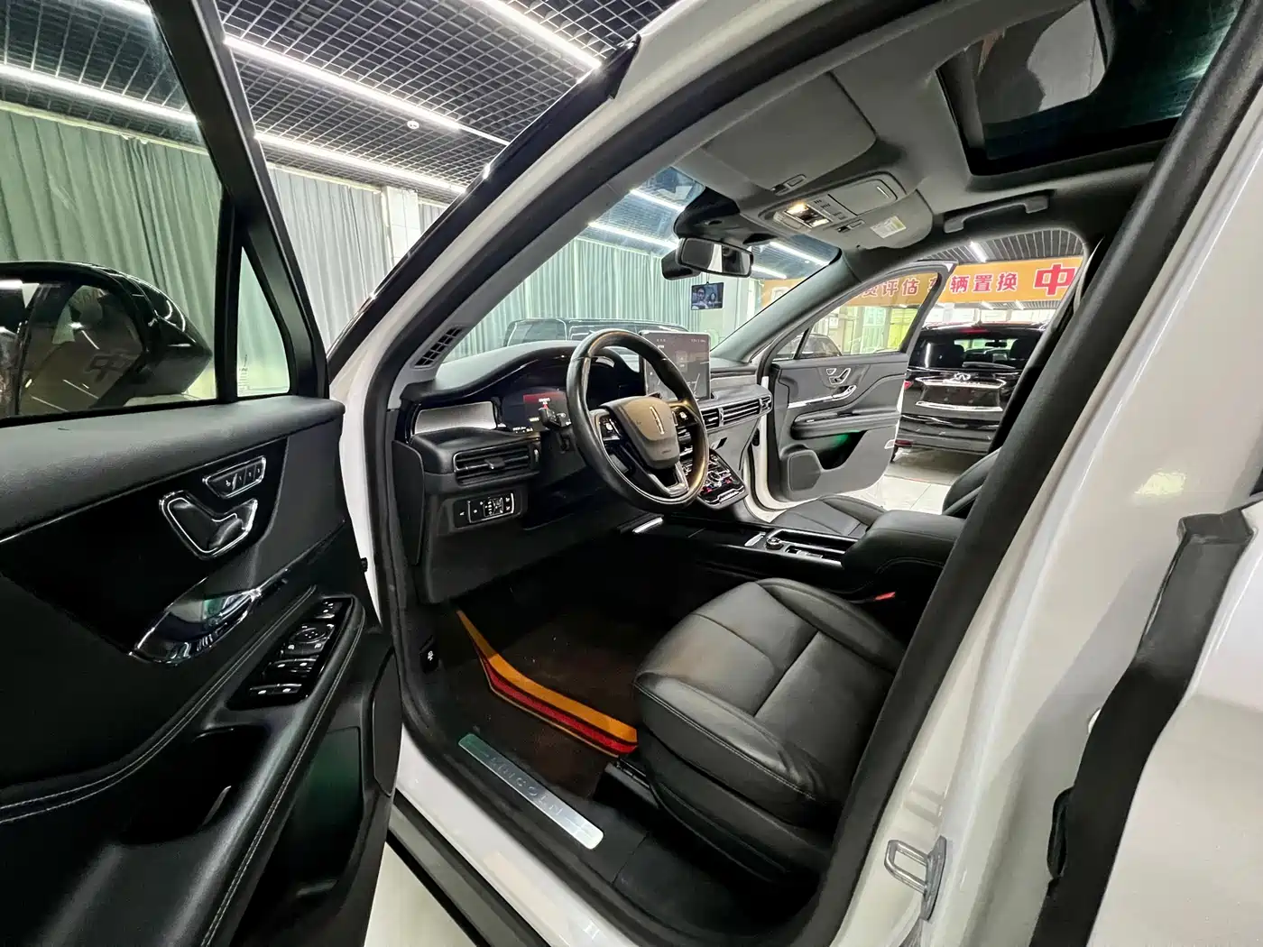 LINCOLN ADVENTURER