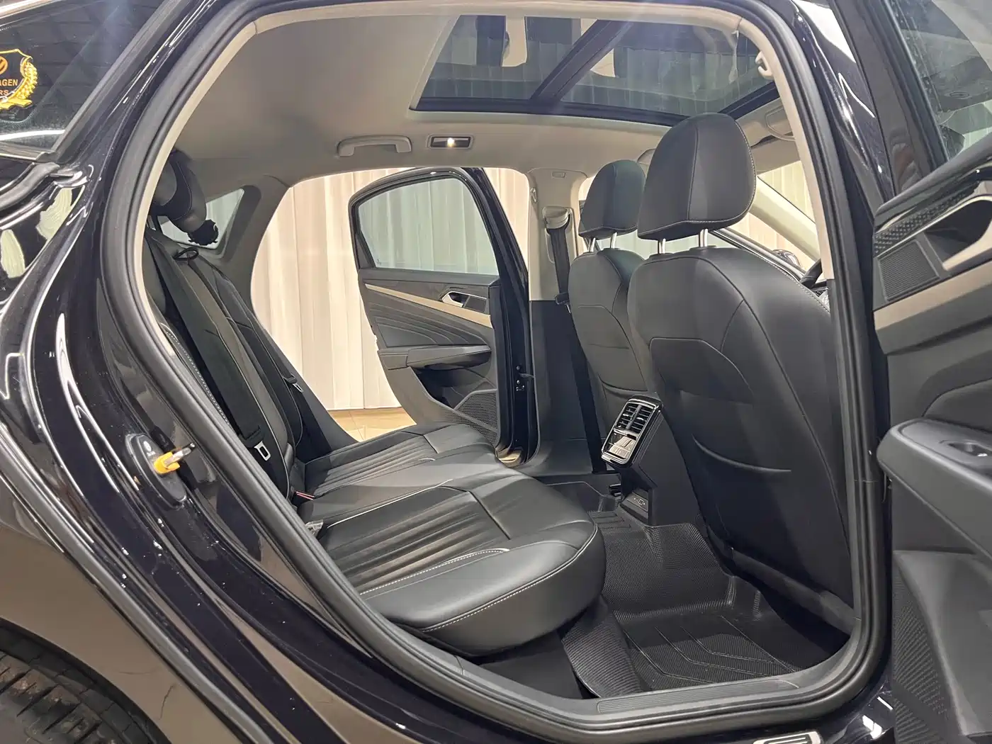 Volkswagen Passat 2022 330TSI Elite Edition фото 11
