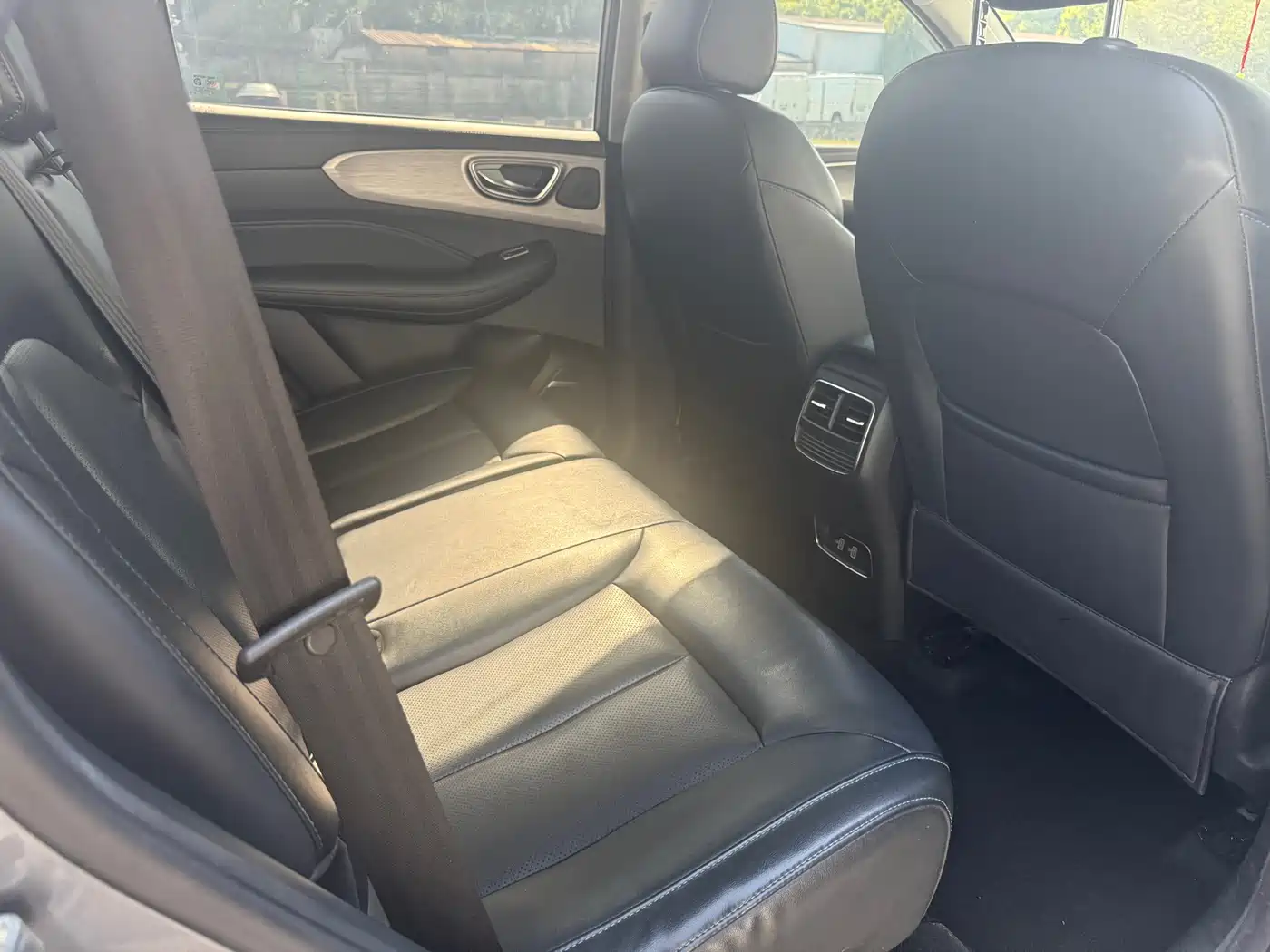 ROEWE RX5 NEW ENERGY