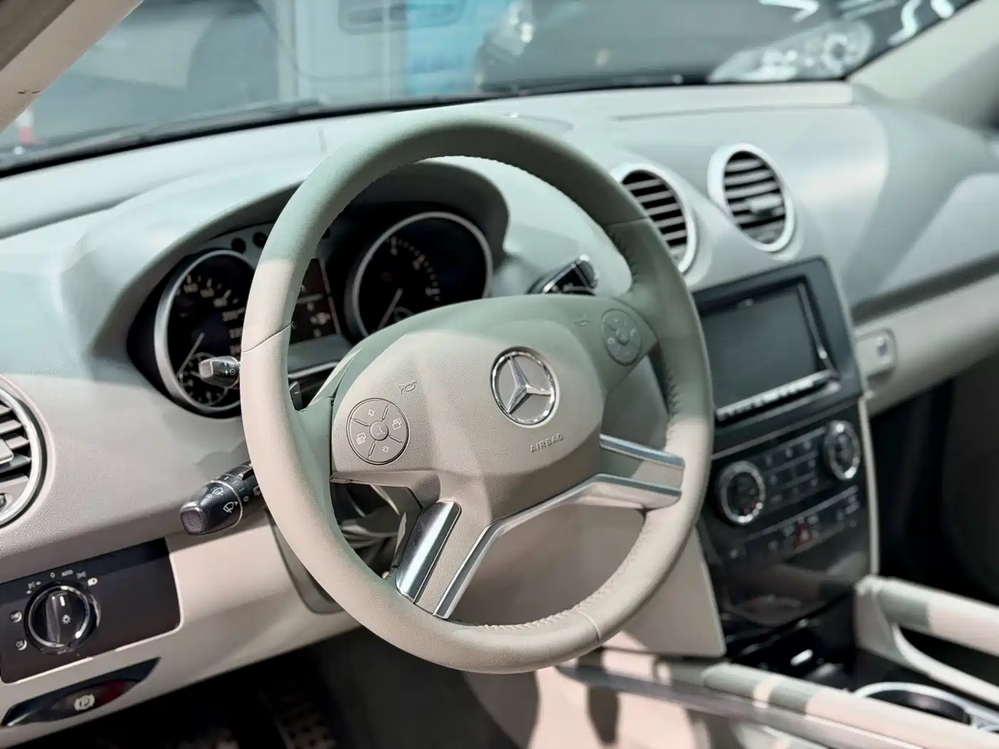 Mercedes-Benz M-Class 2010 ML 300 4MATIC фото 7