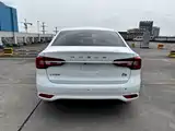 Фото 11 - Roewe i5