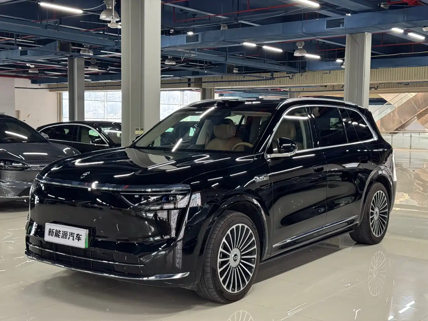 AITO Wenjie AITO M8 2025 Extended Range Ultra 53.4kWh 6-Seater