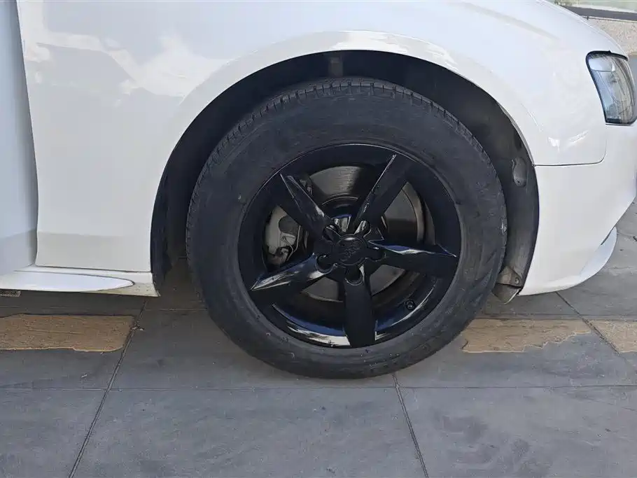Audi A4L 2013 35 TFSI Automatic Standard фото 6