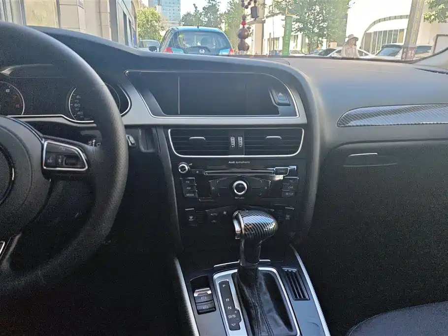 Audi A4L 2013 35 TFSI Automatic Standard фото 13