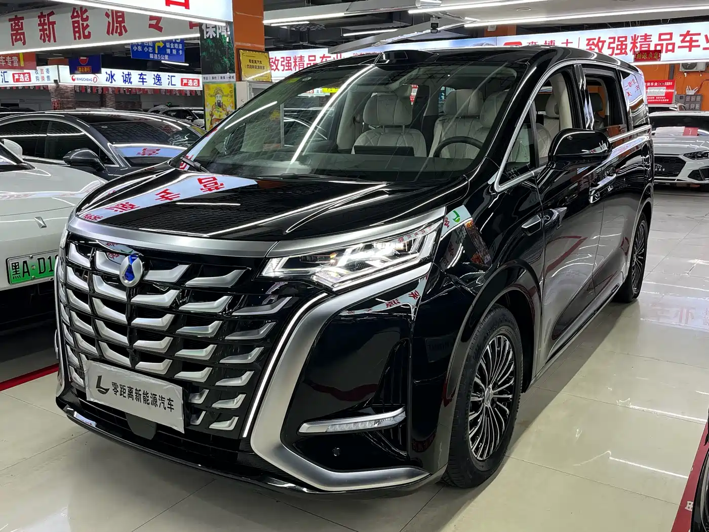  Denza Denza D9 2025 Model DM-i Smart Drive Edition 1020 AWD Flagship