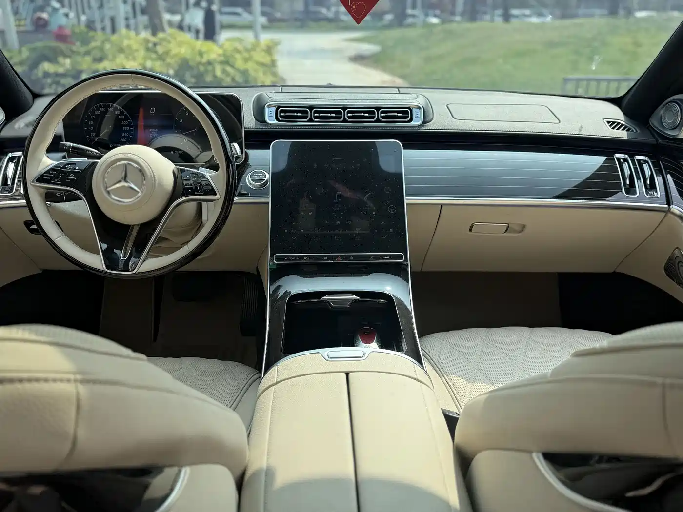 Mercedes-Benz S-Class 2012 S 300 L Luxury Grand Edition фото 4