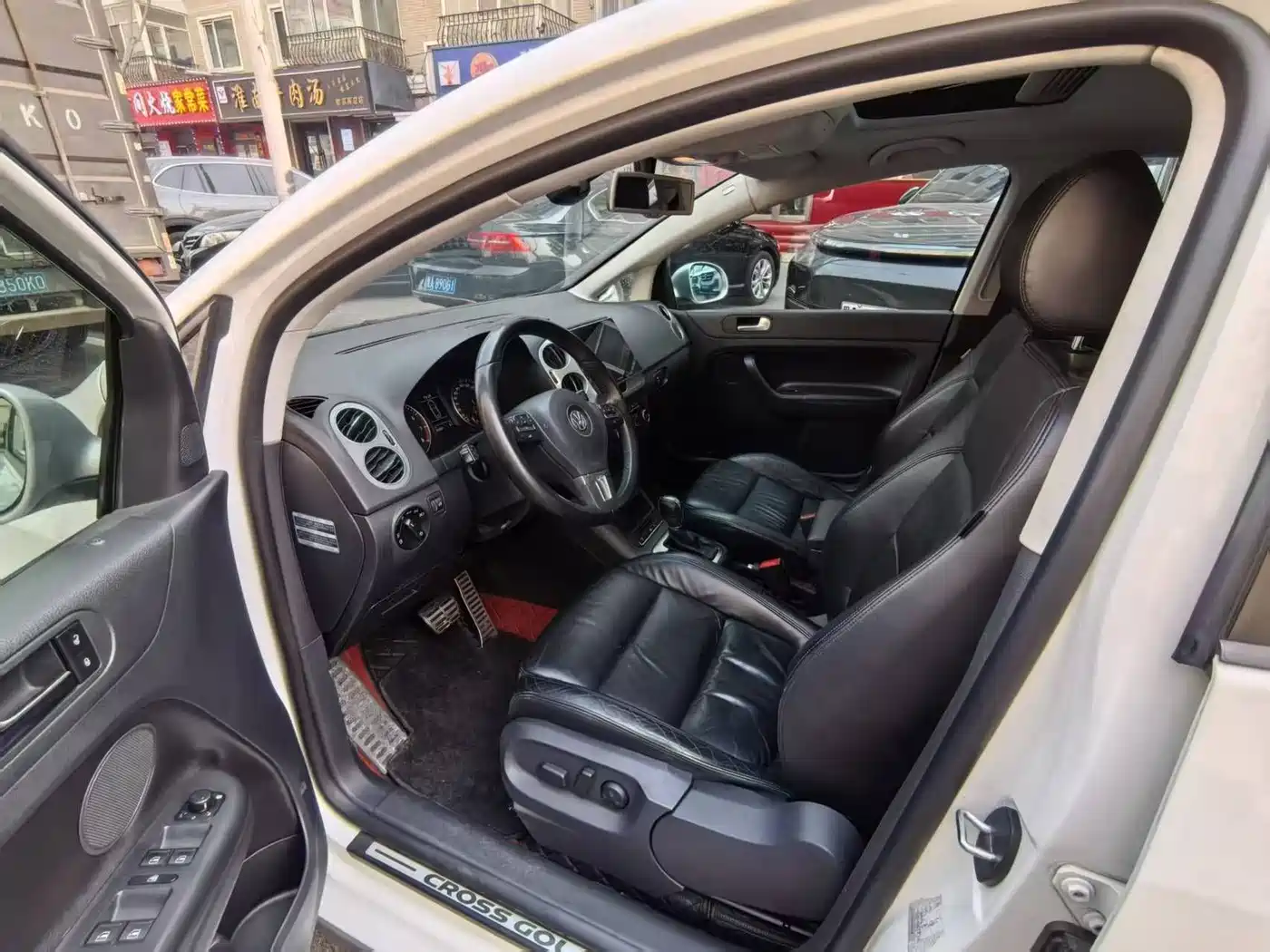 Volkswagen Golf (Import) 2011 1.4TSI Cross Golf фото 7