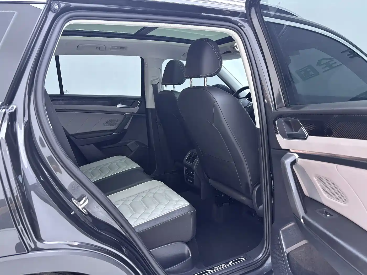 Volkswagen Tayron 2023 280TSI 2WD Luxury Plus Advanced Edition фото 17