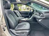 Фото 23 - Toyota Camry