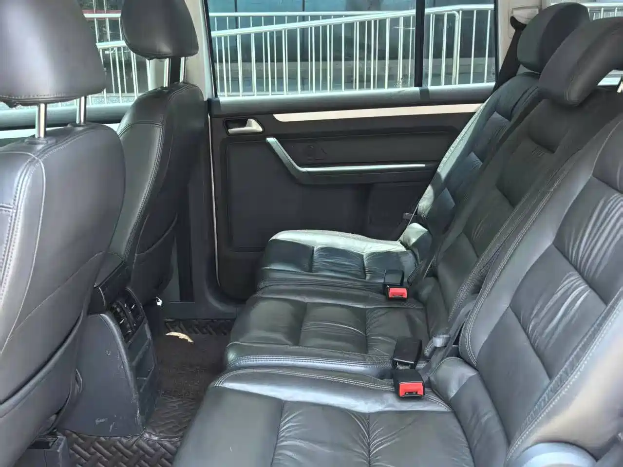 Volkswagen Touran 2015 1.4T DSG Comfort Edition 5-seater фото 8