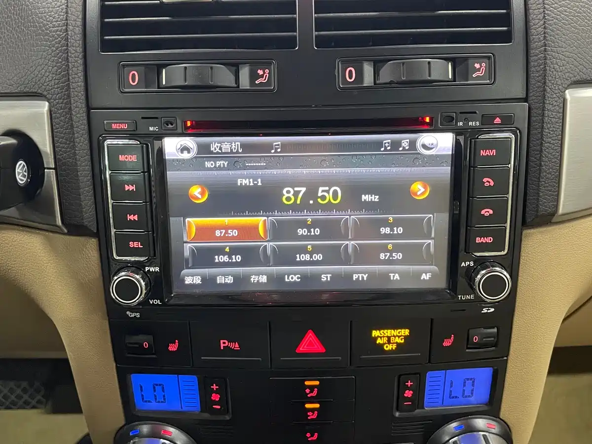 Volkswagen Touareg 2007 3.6L Standard Configuration фото 25