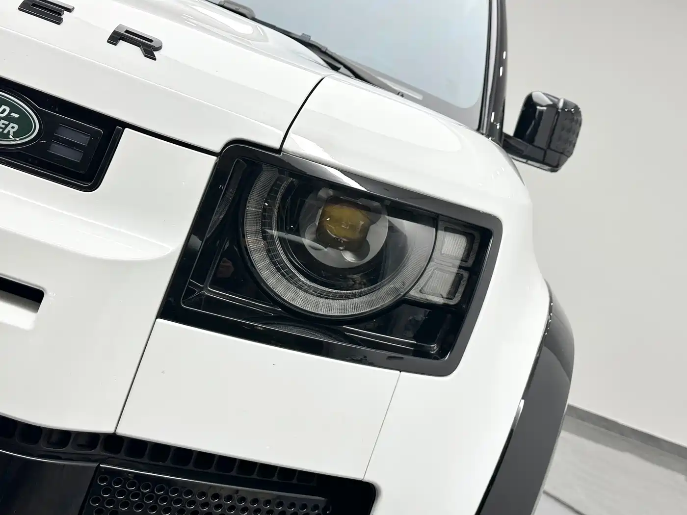 Land Rover Defender 2021 2022 110 P400 Dark Special Edition