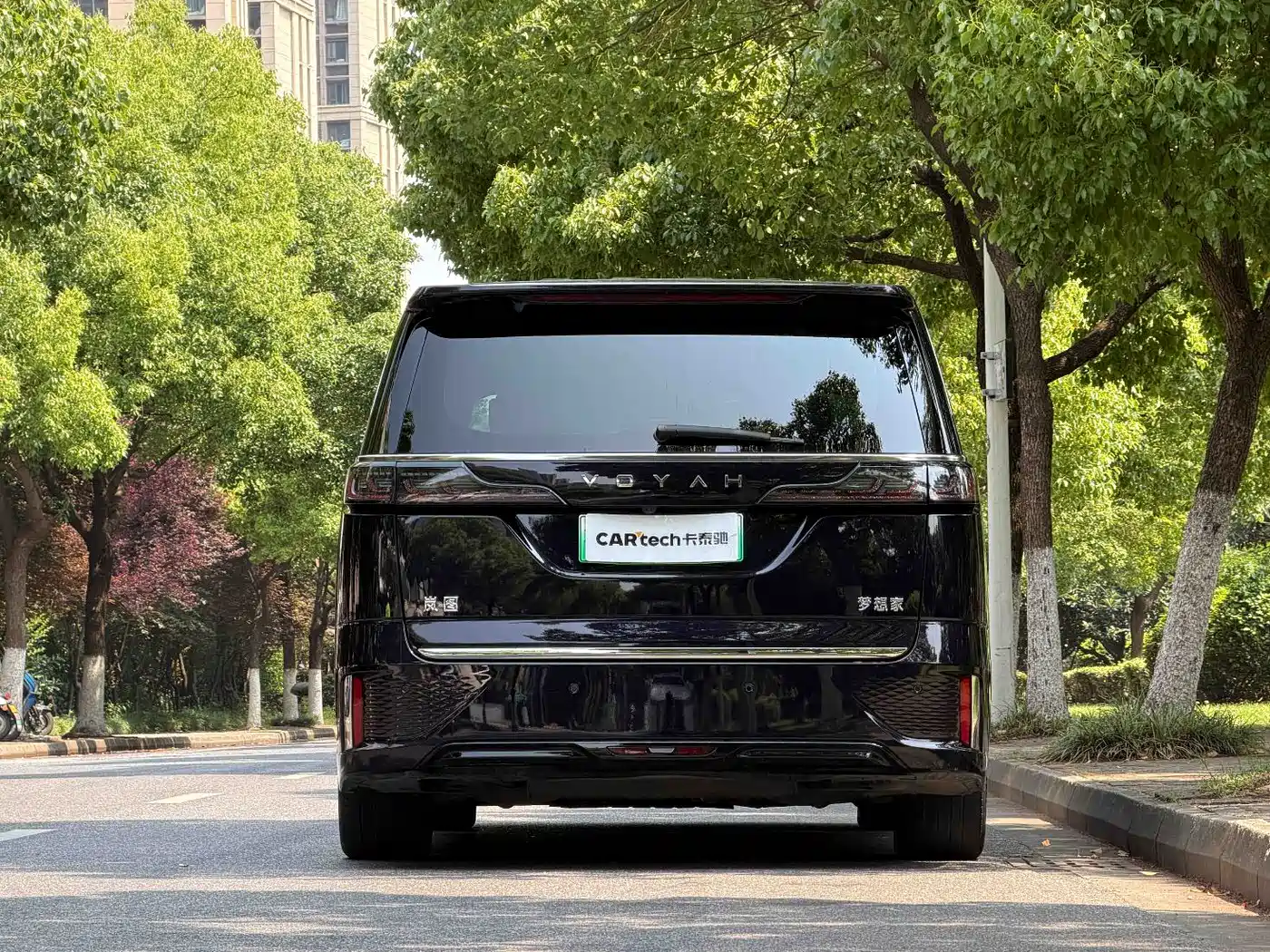 Voyah Auto Voyah Dreamer 2024 PHEV Extended Range Flagship Edition фото 27