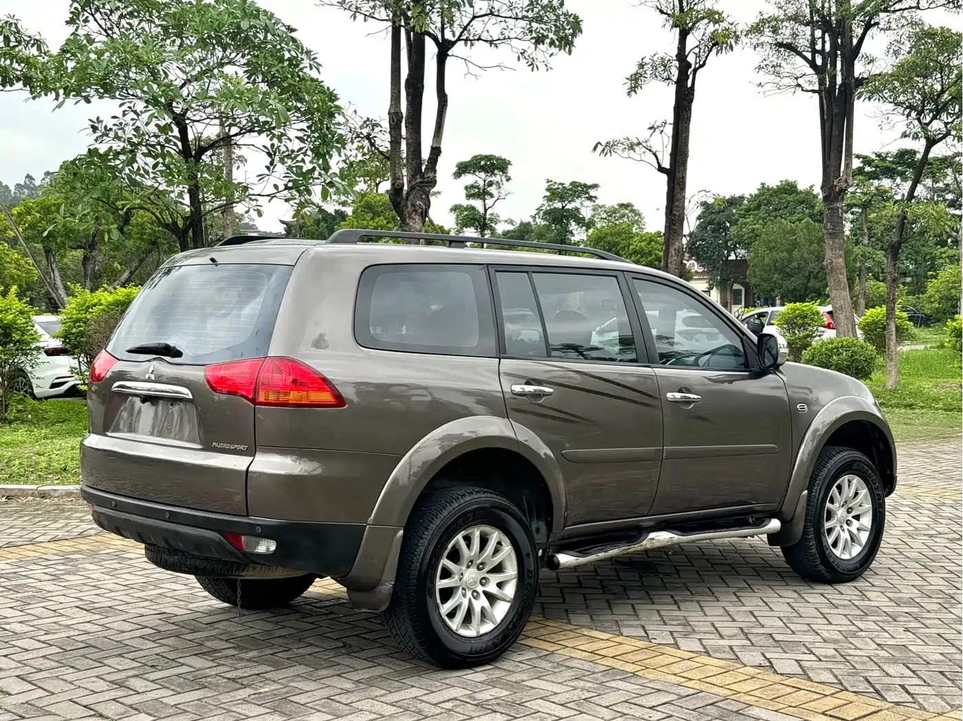 Mitsubishi Pajero Sport 2013 3.0L AWD Executive фото 13