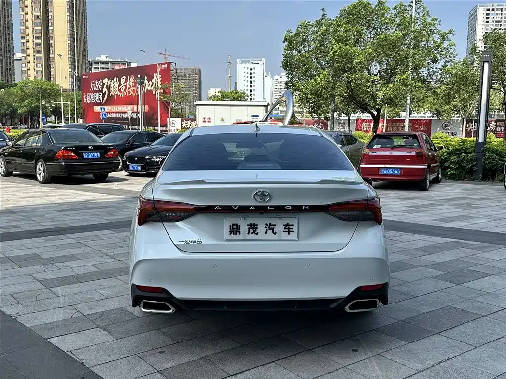 Toyota Avalon 2023 2.5L Luxury Edition фото 4