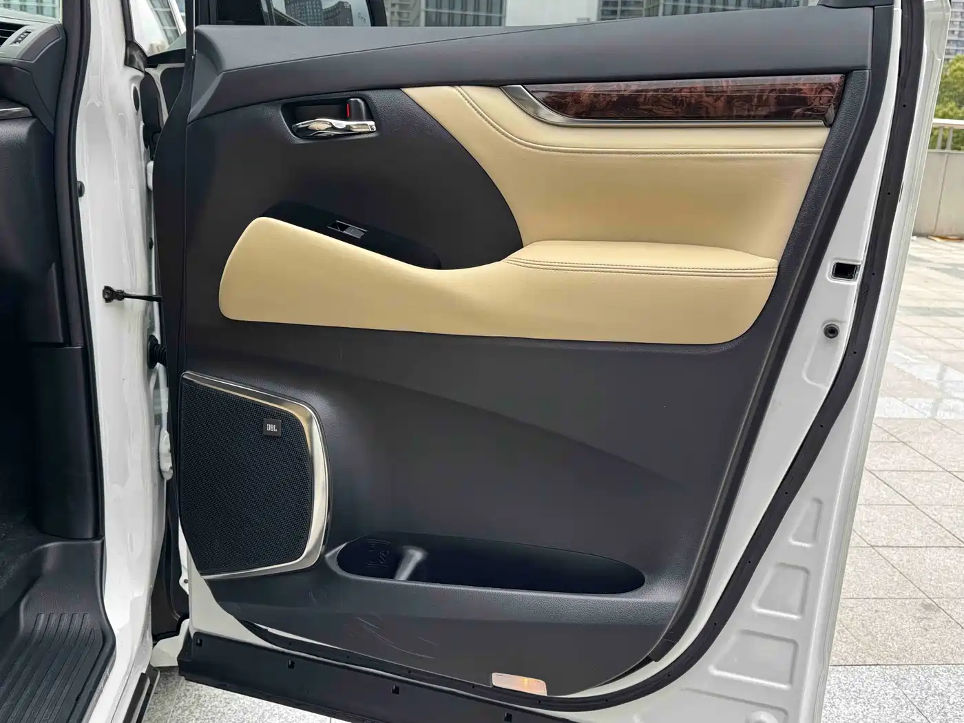 Toyota Alphard 2020 Hybrid 2.5L Luxury Edition фото 16