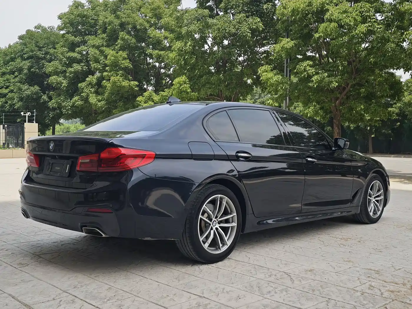 BMW 5 Series 2018 525Li M Sport Package фото 8