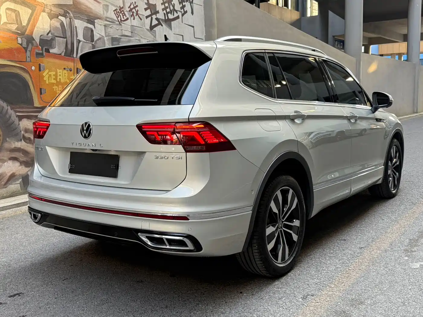 Volkswagen Tiguan L 2022 330TSI Automatic 2WD R-Line Flagship Edition фото 4