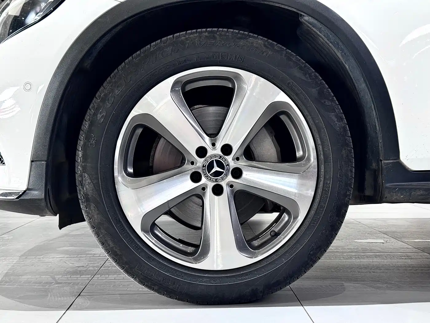 Mercedes-Benz GLC 2017 GLC 260 4MATIC Luxury фото 5