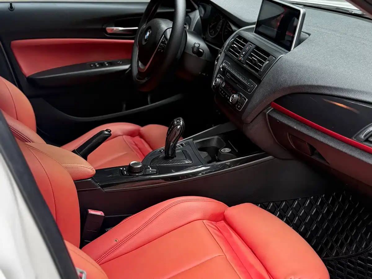 BMW 1 Series (Import) 2012 118i Sport фото 7
