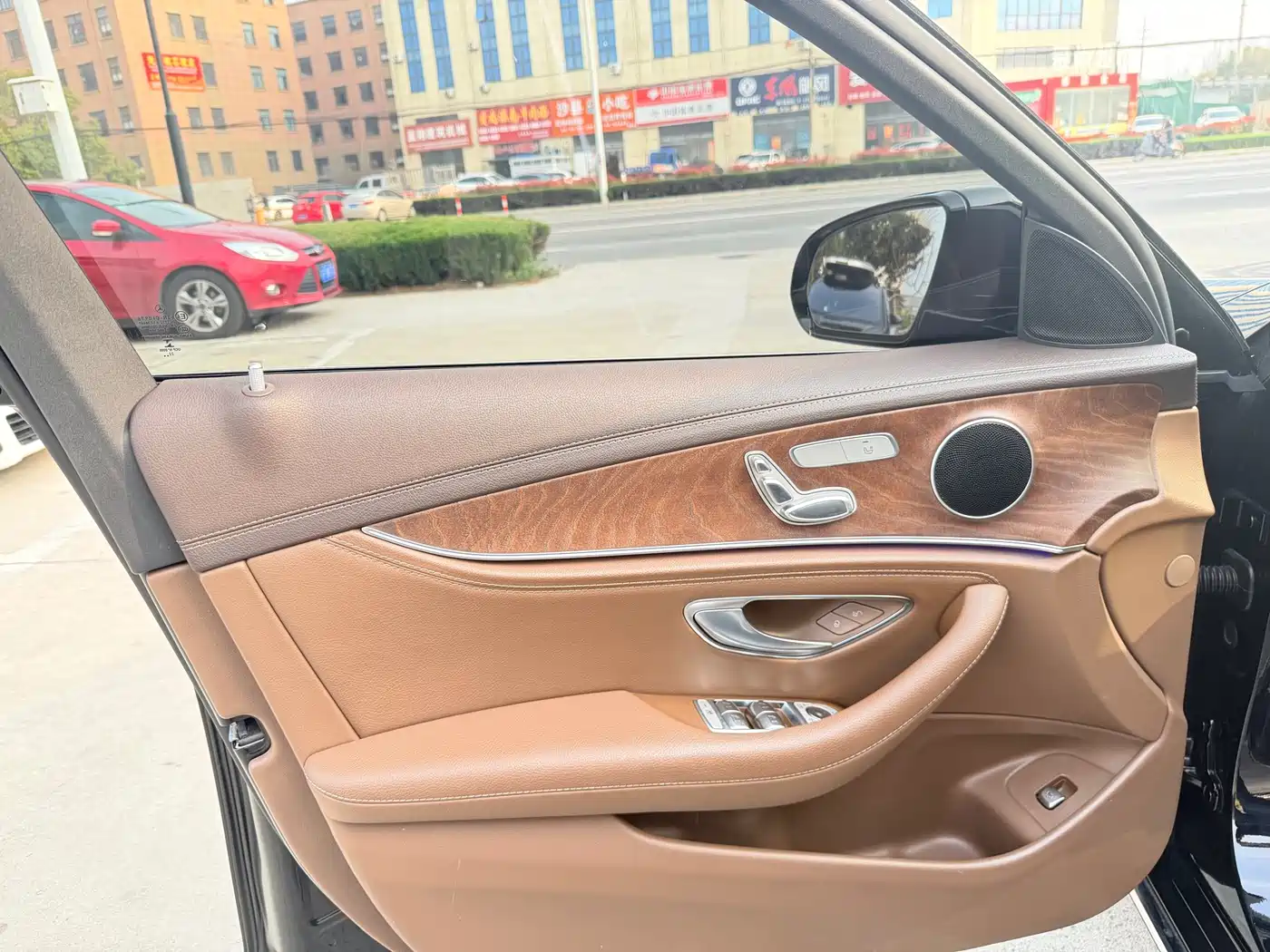 Mercedes-Benz E-Class 2023 E 260 L Sport фото 6