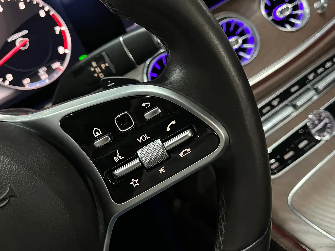 Mercedes-Benz E-Class 2020 Facelift E 300 L Exclusive фото 20