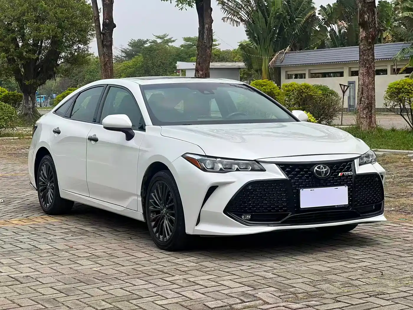 Toyota Avalon 2022 2.5L Luxury Edition фото 3