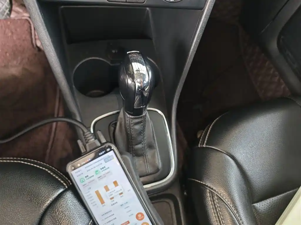 Volkswagen Polo 2016 1.4L Automatic Trend фото 14