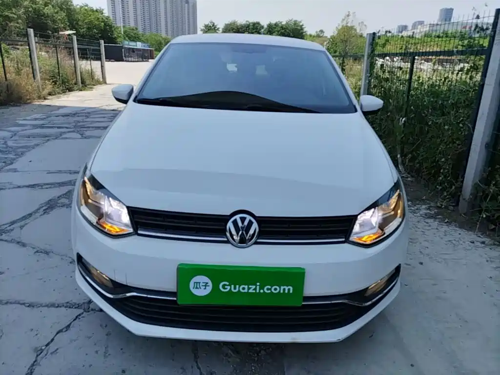 Volkswagen Polo 2014 1.4L Automatic Comfort Edition фото 3