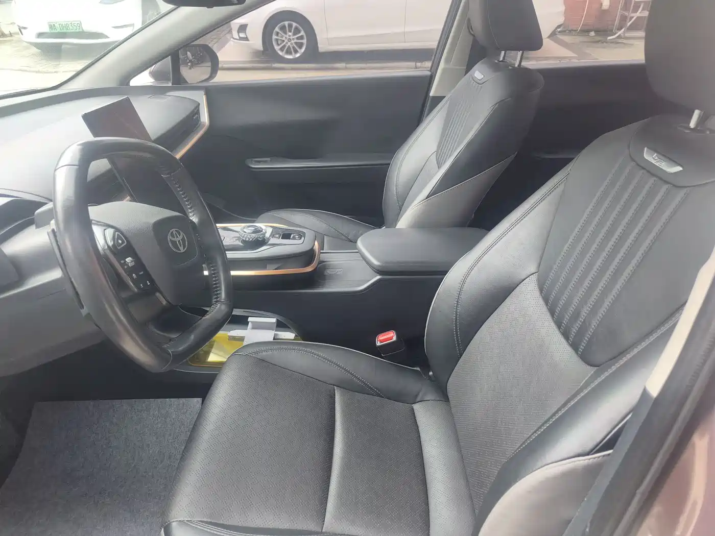 Toyota bZ3 2023 616km Long Range Premium фото 4