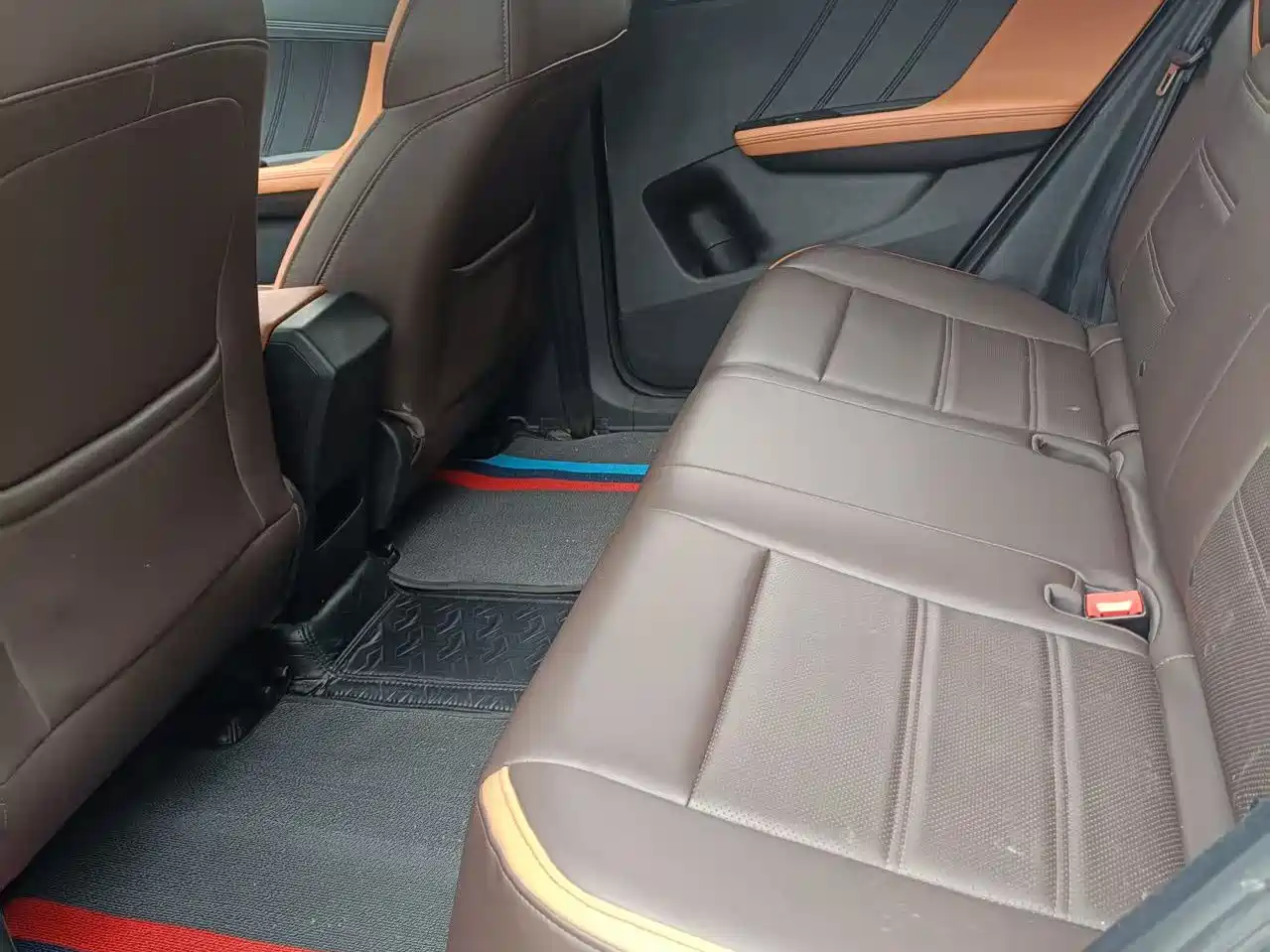BYD E2