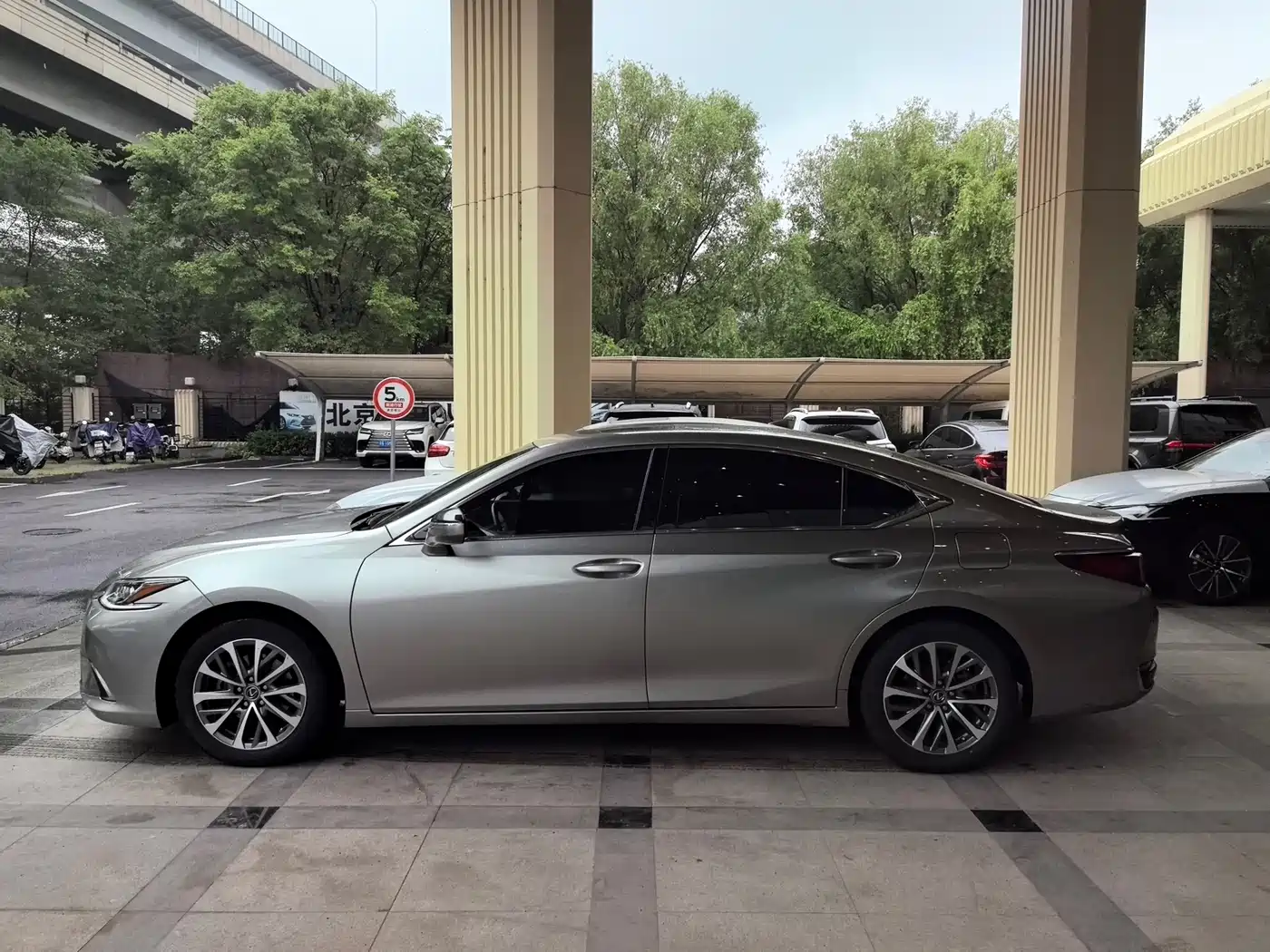 Lexus ES 2021 200 Luxury Edition фото 3