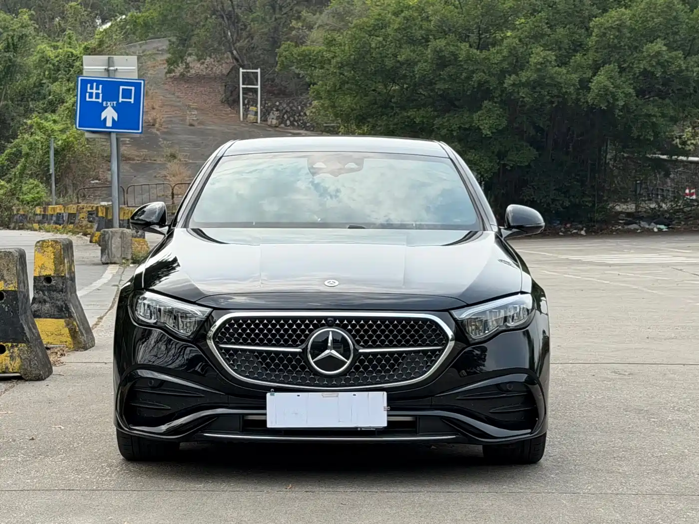 Mercedes-Benz E-Class 2025 Facelift E 300 L Luxury Sport фото 2