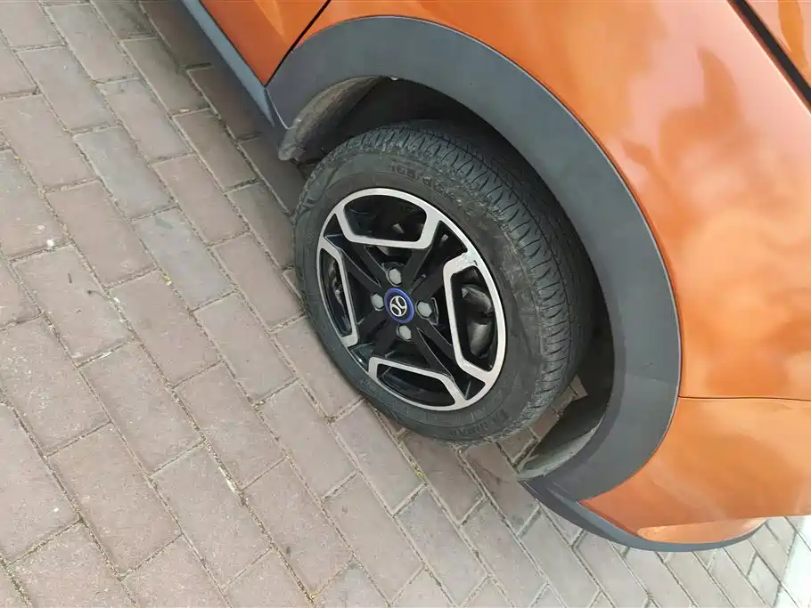 BAIC NEW ENERGY EC3