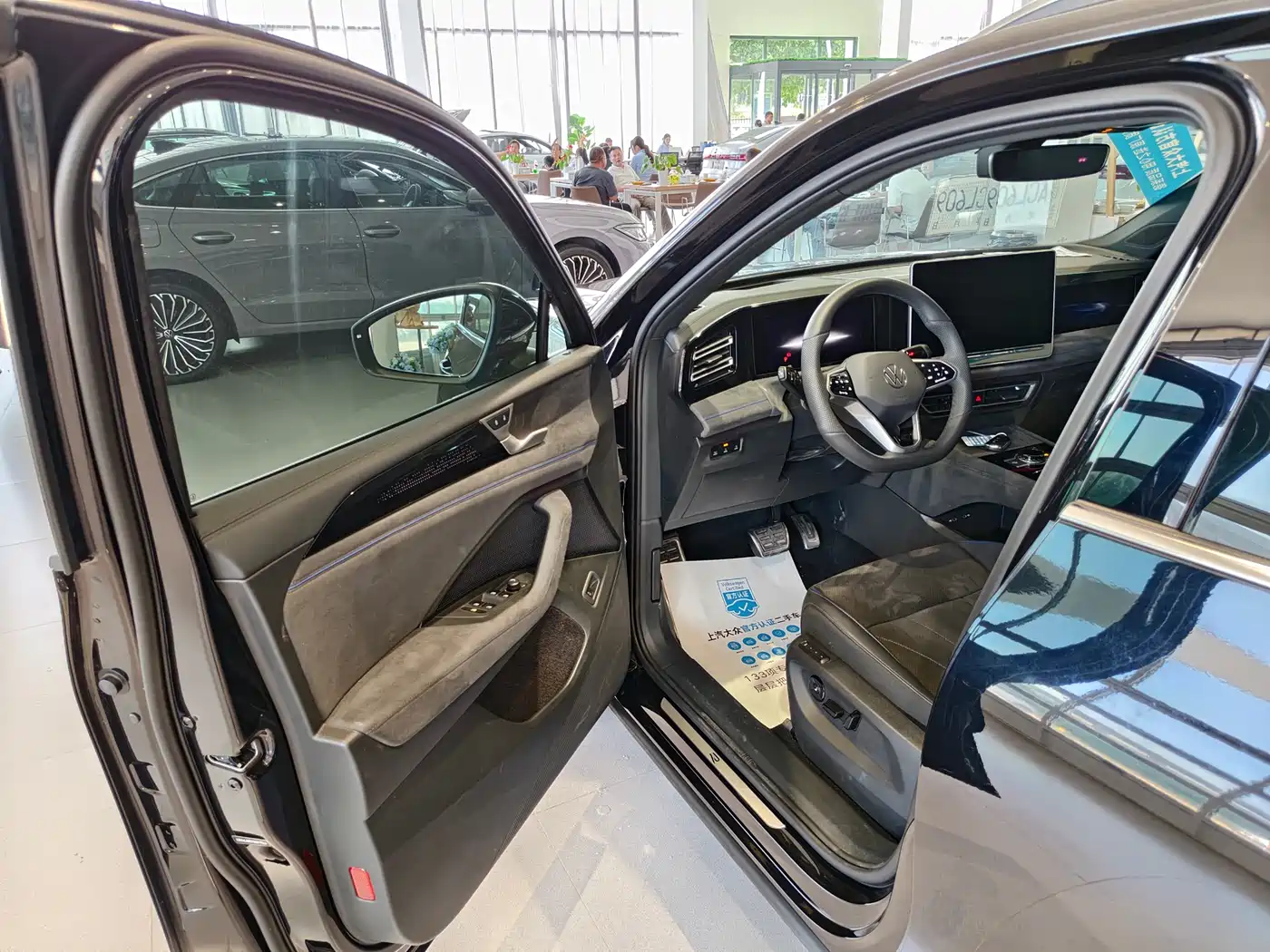 Volkswagen Tiguan L 2024 PRO 380TSI 4WD R-Line Premium Edition фото 6
