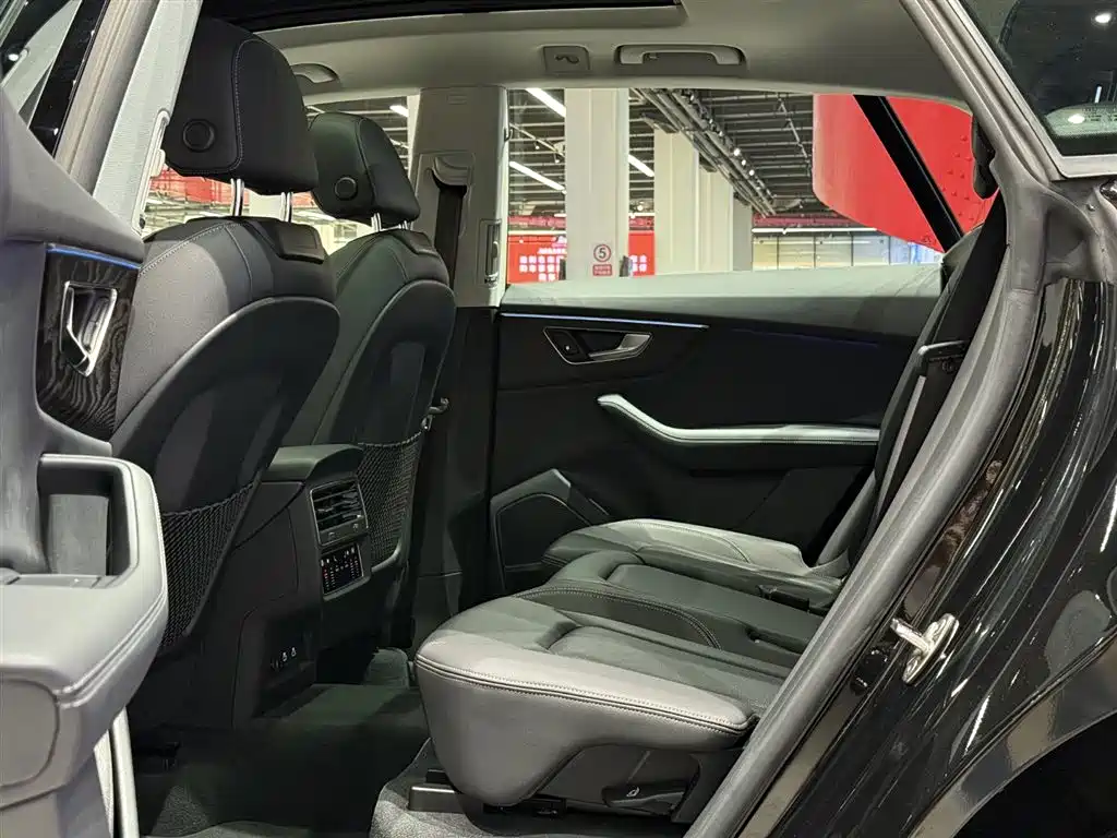 Audi Q8 2024 55 TFSI Luxury Sport фото 19
