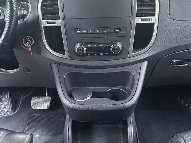Mercedes-Benz Vito 2021 2.0T Business Edition 7-seater фото 11