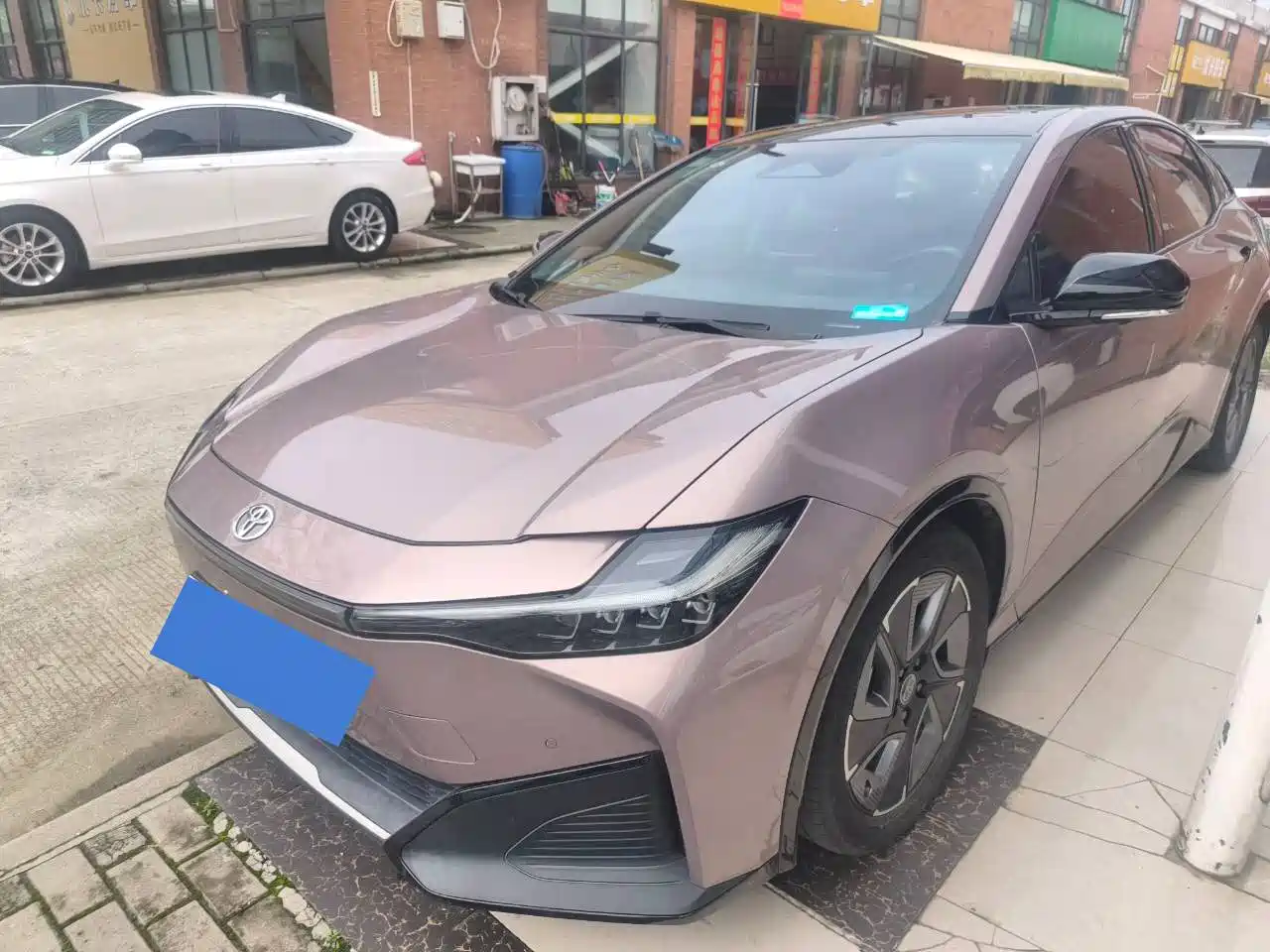 Toyota bZ3 2023 616km Long Range Premium фото 3