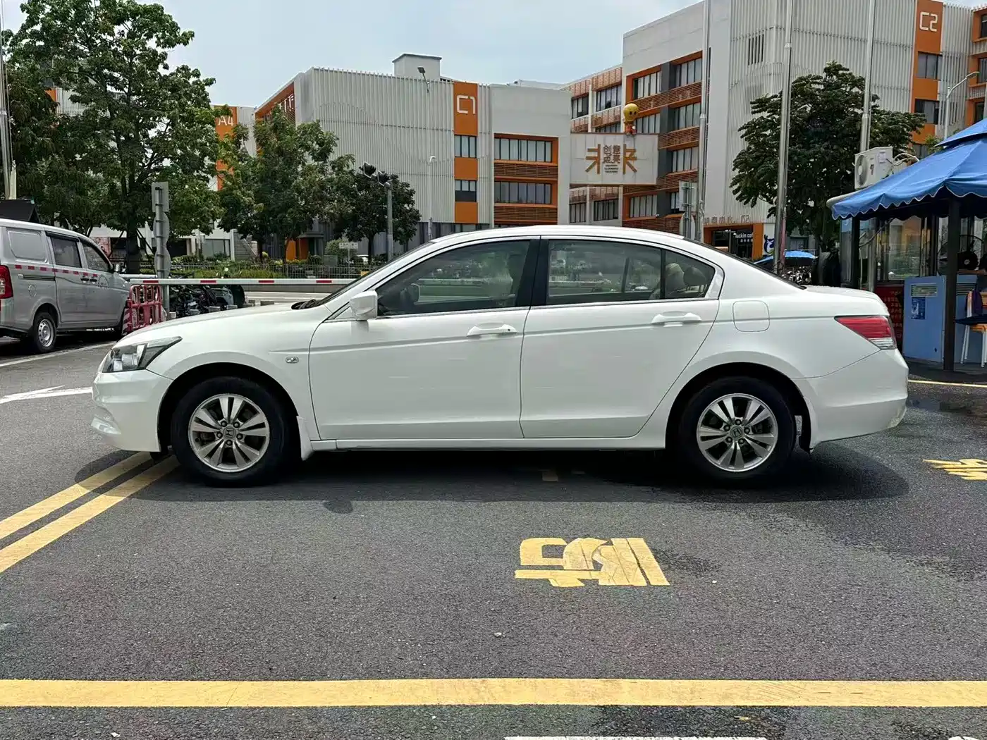 Фото 5 - Honda Accord