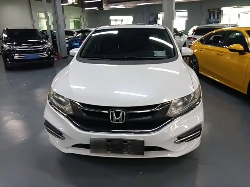 Фото 3 - Honda Jade