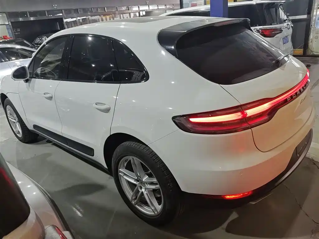 Porsche Macan 2018 Macan 2.0T фото 23