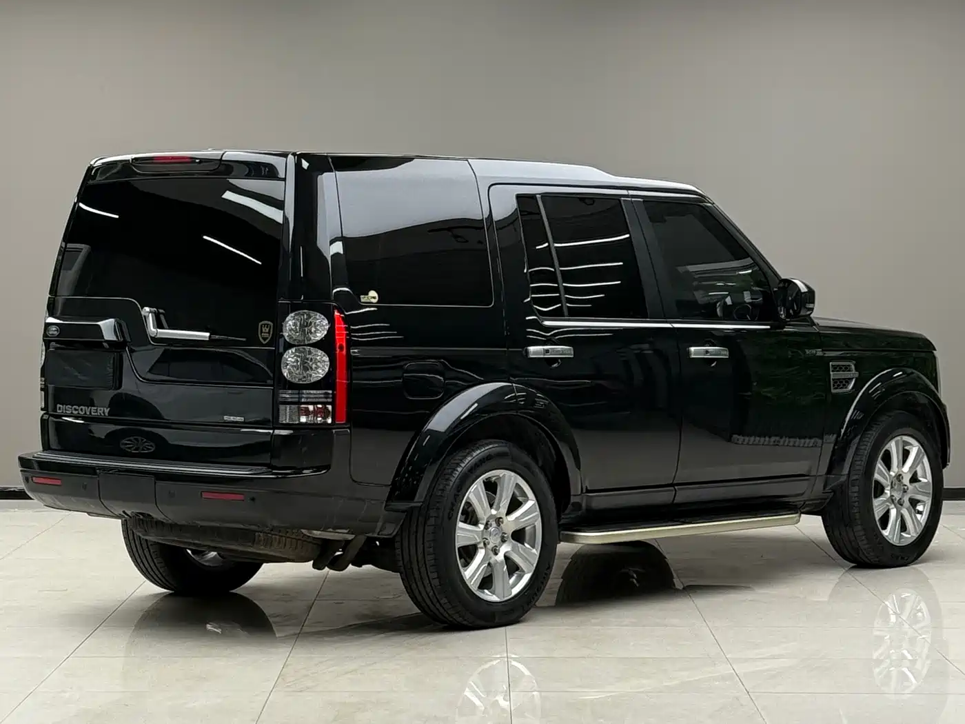 Land Rover Discovery 2016 3.0 SC V6 SE фото 2