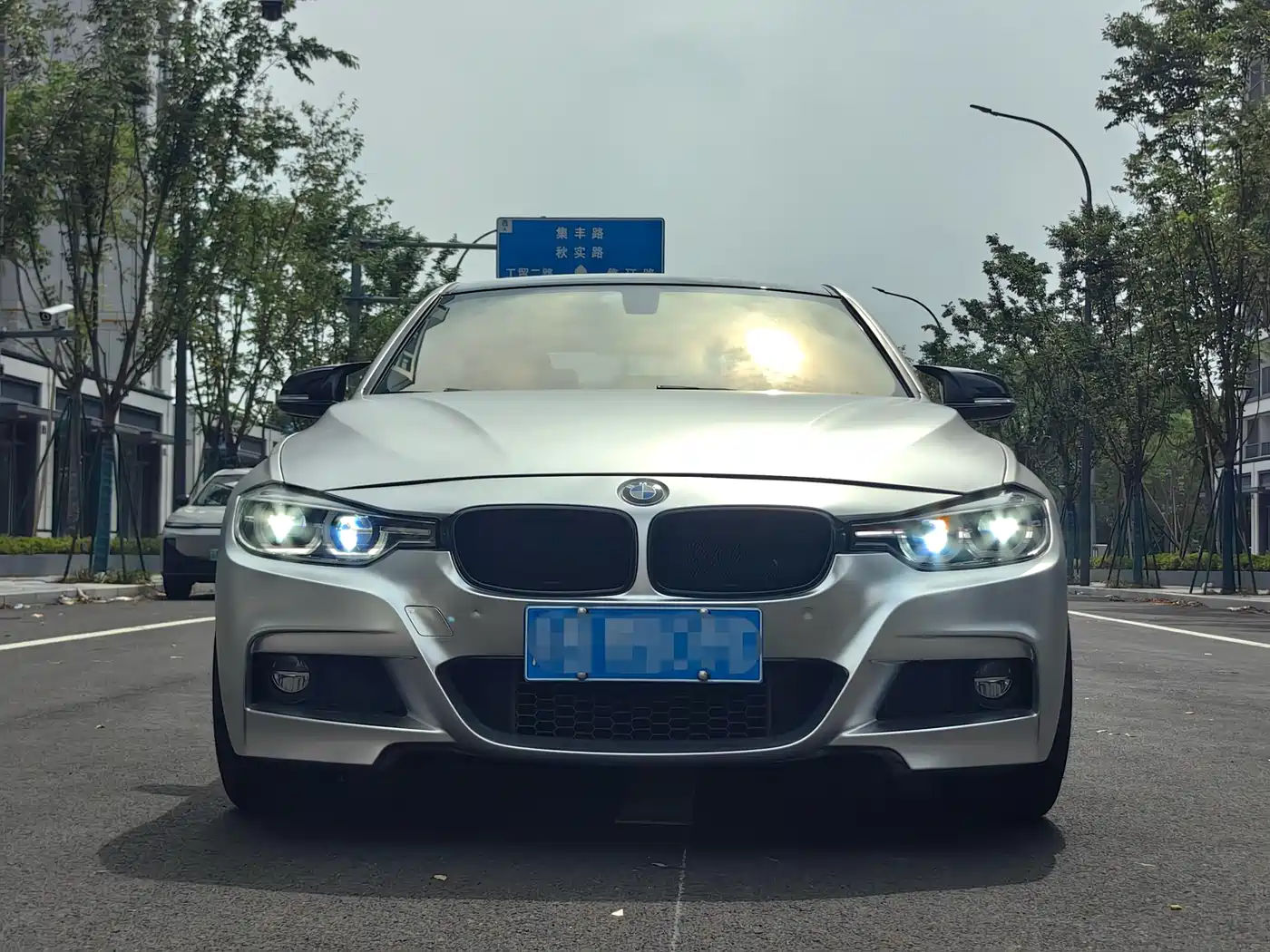 BMW 3 Series 2019 320Li M Luxury Package фото 2