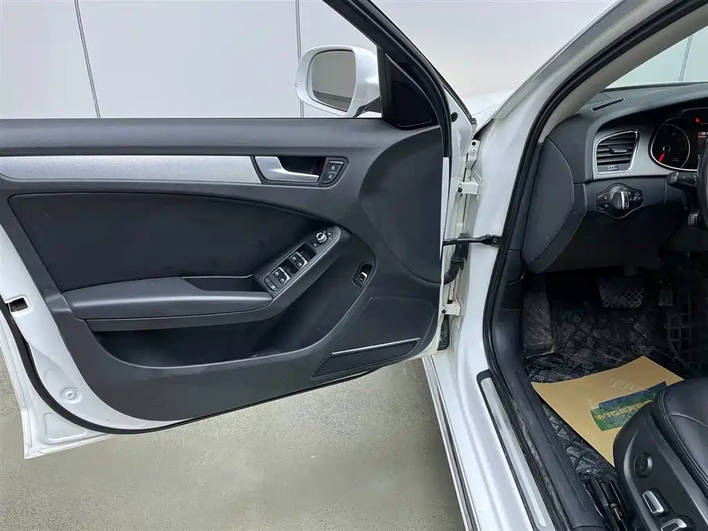 Audi A4L 2016 35 TFSI Automatic Standard фото 11