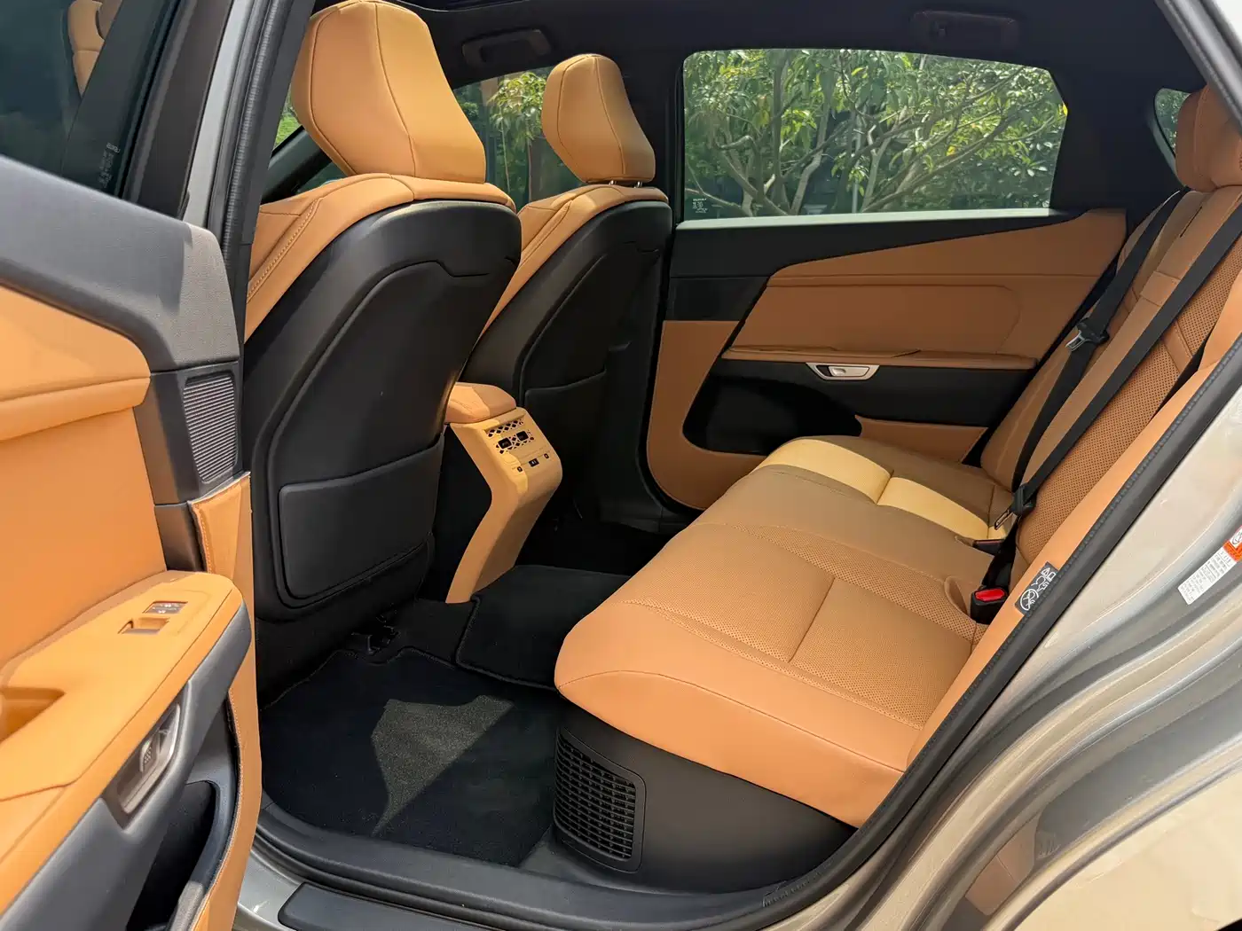 Lexus ES 2026 2025 Model 300h Base Version